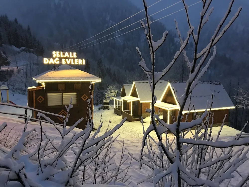 selale-dag-evleri-balayi-otel-camlihemsin-rize-2